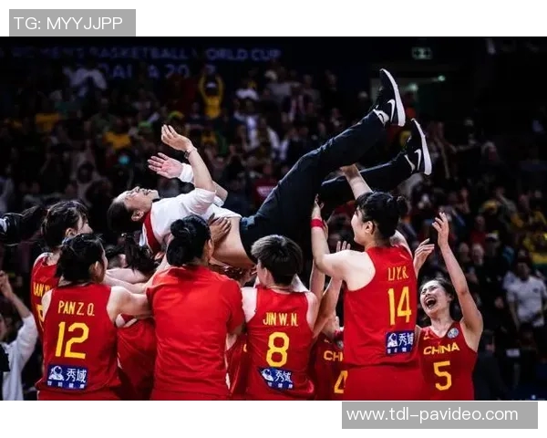 28年后又见罚球绝杀!福地悉尼见证中国女篮的传承 28年后又见罚球绝杀!福地悉尼见证中国女篮的传承