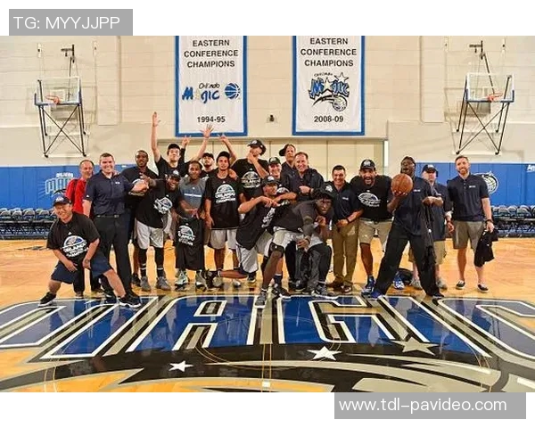 助攻绝杀!小丁砍13分率队赢得奥兰多夏季联赛冠军 助攻绝杀!小丁砍13分率队赢得奥兰多夏季联赛冠军