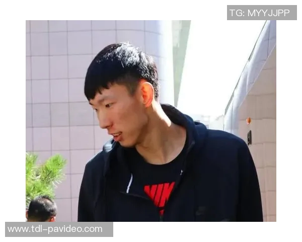 新疆总经理:周琦成长飞速,为他配备专业体能师助力巅峰 新疆总经理:周琦成长飞速,为他配备专业体能师助力巅峰