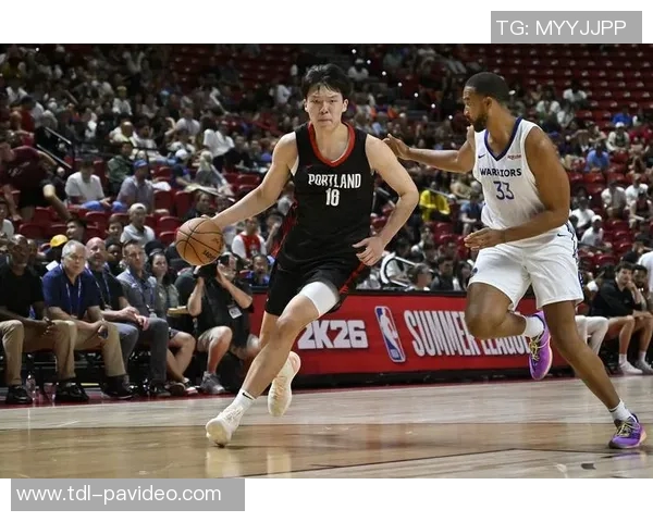 杨瀚森秀传球:弧顶单手抛球助飞队友的完美瞬间 杨瀚森秀传球:弧顶单手抛球助飞队友的完美瞬间