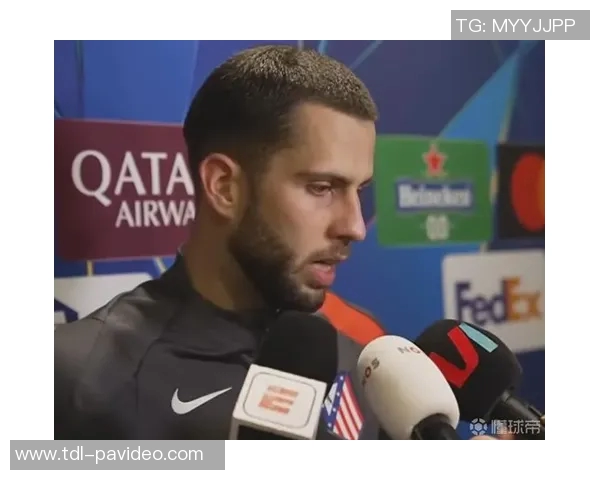 汉茨科：我们通过调整压迫方式改变了比赛；打入首球太美妙了